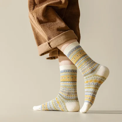 Thick Cozy Socks with Retro Print